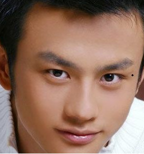 男人左眼下有痣代表什么,男人左眼下面有痣好嗎 男人左眼下有痣代表什么,男人左眼下面有痣好嗎